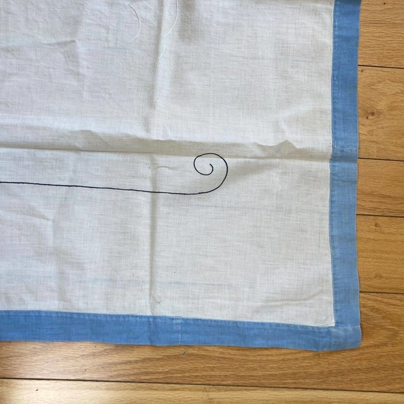 Vintage Embroidered Small Tablecloth Linen Little Boy Blue Blowing Horn Lambs - Picture 7 of 12